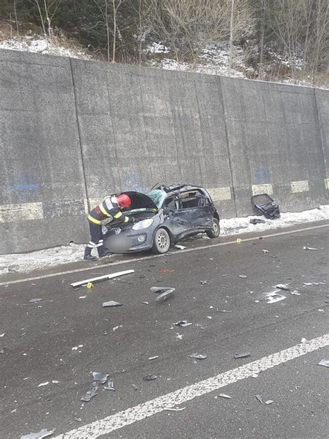 Accident Grav Ntre Un Autotren I O Ma In La Ie Ire Din C Mpulung