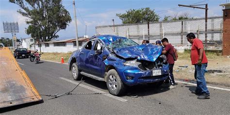 ¡aparatosa Volcadura En Carretera A Huayápam Viven De Milagro El Imparcial De Oaxaca