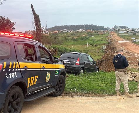 Contrabando veículo roubado e CNH suspensa Polícia Rodoviária Federal