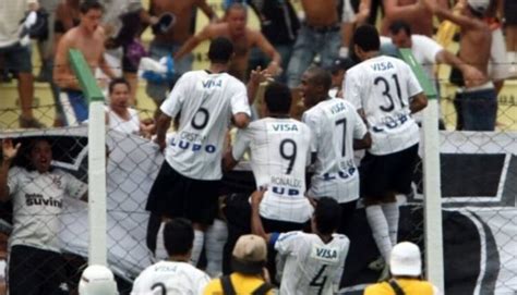 Jogador Que Derrubou O Alambrado Ronaldo No Corinthians Repete