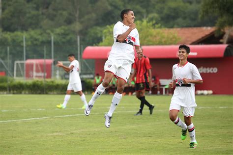 Sub 16 Estreia Na Copa Ouro Goleada SPFC