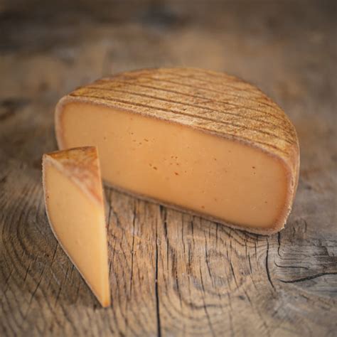 Tomme Au Piment D Espelette Fromagerie Janin