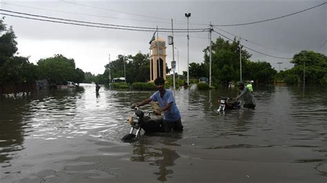 Lluvias Monzónicas En Pakistán Provocan La Muerte De Centenares De