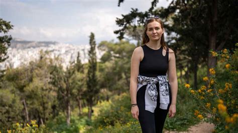 Meet Khrystyna: a Ukrainian refugee spreading healing through yoga ...