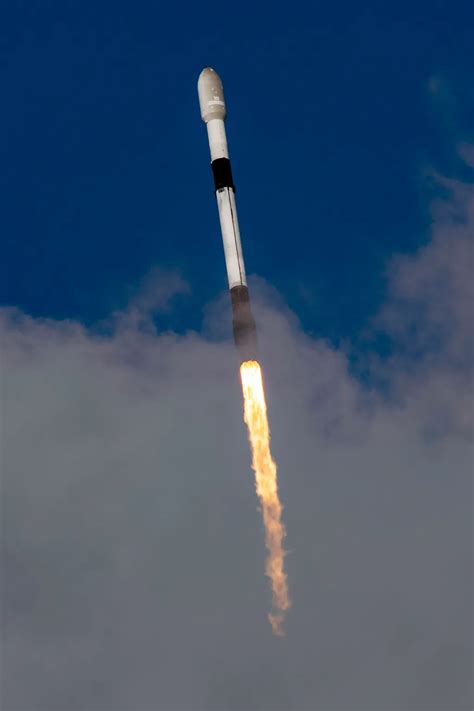 Countdown Begins As Spacex Rocket Orbits Iridium 9 And Oneweb 19