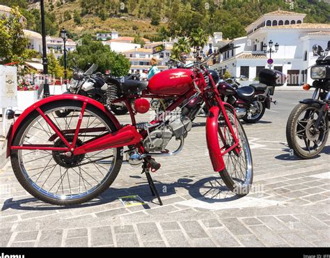 Cu L Es La Edad M Nima Para Sacarse El Carnet De Moto Cc En Espa A