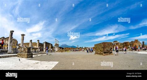 ancient ruins of the forum in pompeii Stock Photo - Alamy