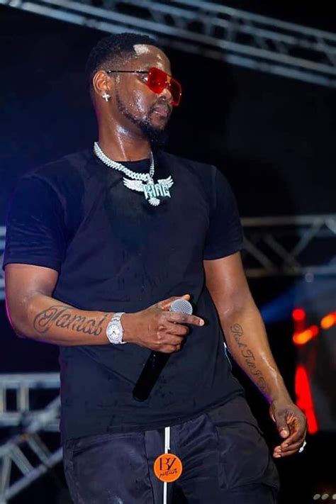 KIZZ DANIEL CONCERT A L IVOIRE GOLF D ABIDJAN Célébrités Africaines