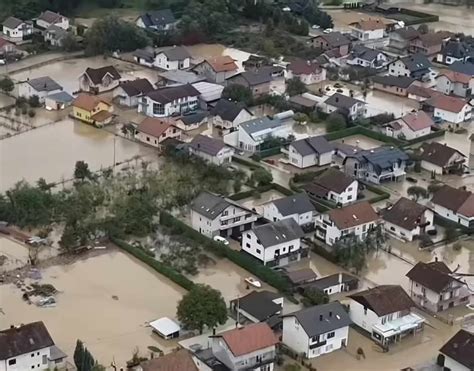 Velike Poplave U Bih Ima Stradalih Povre Enih Zatrpanih U Ru Evinama