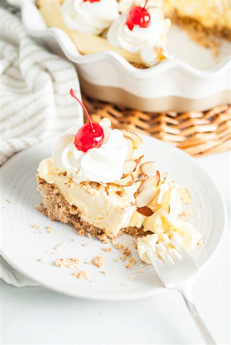 Amaretto Cream Pie With Almond Crust Xoxobella