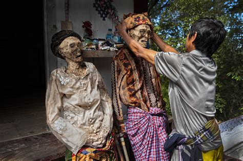 Upacara Adat Sulawesi Selatan Makna Cara Pelaksanaan