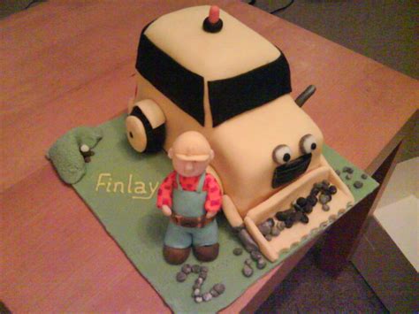 Bob The Builder & Scoop Cake - CakeCentral.com