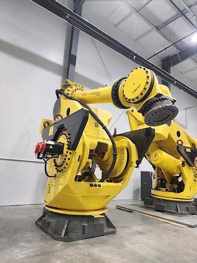 Used Fanuc M 2000ia 900L Industrial Robot With R 30ia Controller For