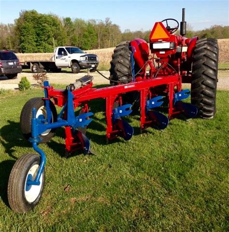 Ih 412 4 Bottom Fast Hitch Plow Farmall Tractors Tractors