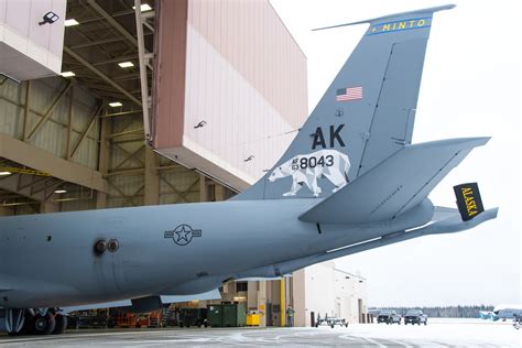 Alaska Air Guard unveils new tail flash on Stratotanker > National ...