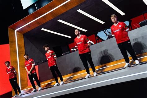 MOUZ обеспечила себе место в плей офф на IEM Chengdu 2024 Sport Pulse