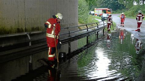 Feuerwehr Stormarn Unwetter Sorgt Für Mehr Als 100 Einsätze