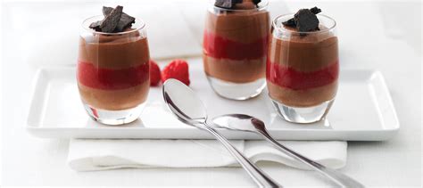 Mousse Au Chocolat Et Aux Framboises En Verrine Recette Plaisirs Laitiers