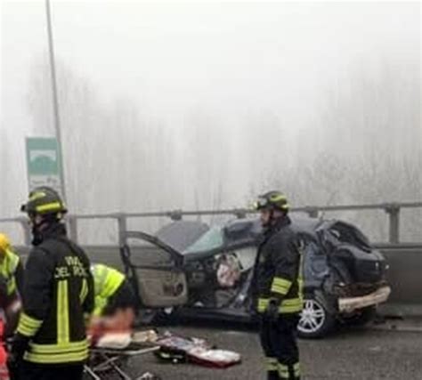 Tragico Scontro Incidente Sull A A Piacenza Due Morti E Sei Feriti