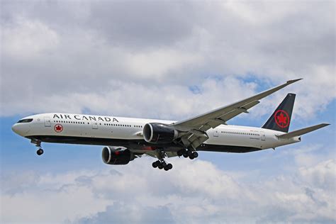 C Fitu Air Canada Boeing 777 300er Largest In The Fleet