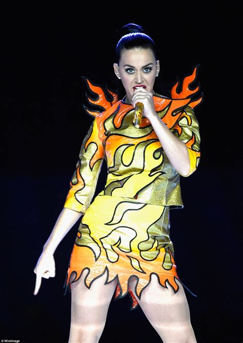 Katy Perry Kicks Off Super Bowl Half Time Performance By Twerking On