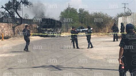 Queman camión de pasajeros frente a Universidad Politécnica de