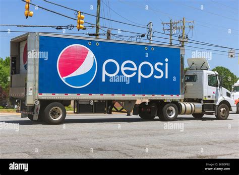 Pepsi Lkw Fotos Und Bildmaterial In Hoher Aufl Sung Alamy