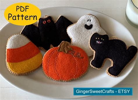 Hauntingly Beautiful: The Best DIY Felt Halloween Ornaments [Guide] | Fun Cloth Crafts - Felt ...