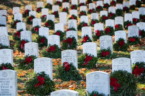 Wreaths Across America: How one tribute started a movement | Article | The United States Army