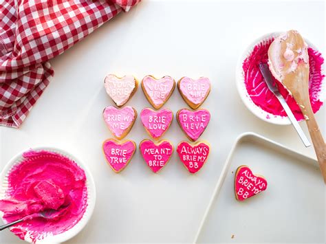 How To Make Conversation Heart Donuts - Genius Kitchen