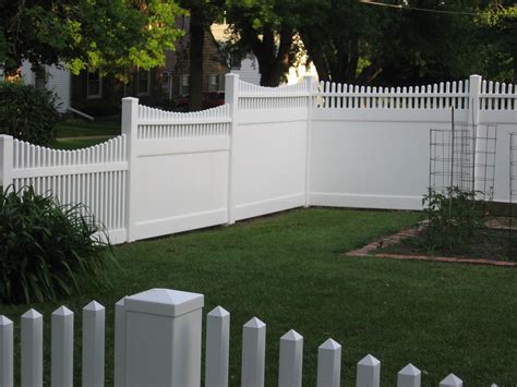 Picket To Privacy Lake Houses Exterior Vinyl Fence Landscaping Privacy Fence Designs