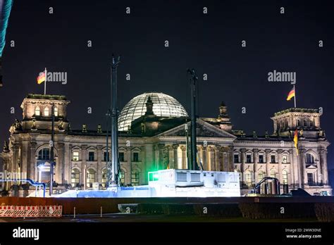 Der Reichstag Bundestag Baustelle Am Abend Lichter Der Grossstadt