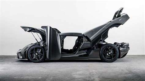 Koenigsegg Regera Gets Hand-Polished Bare Carbon Fiber Body