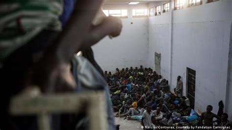 Fl Chtlinge In Libyen Verkauft F R Us Dollar Afrika Dw