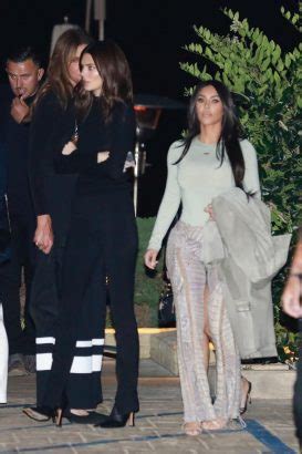 Kim Kardashian sa première rencontre très embarrassante avec Jennifer