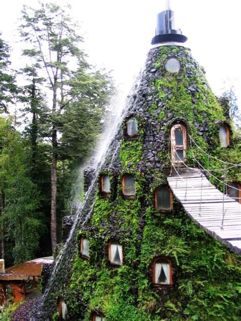 16 Unusual Houses Around the World