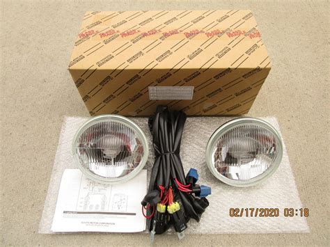 Fits Toyota Hilux Halogen Headlights Kit Lh Rh Set Oem Brand