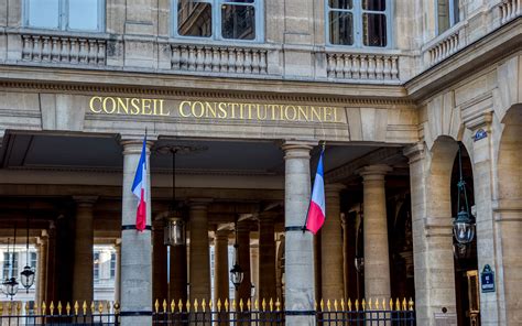 Le Progressif Renforcement Du Contr Le De Constitutionnalit Des Lois