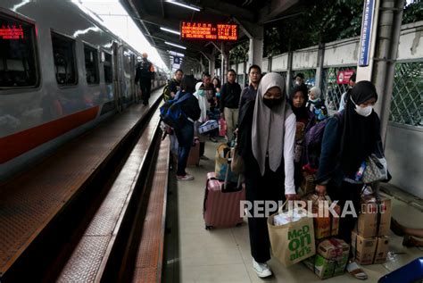 Waktu Tempuh Perjalanan Kereta Api Jarak Jauh Dipercepat Per Juni