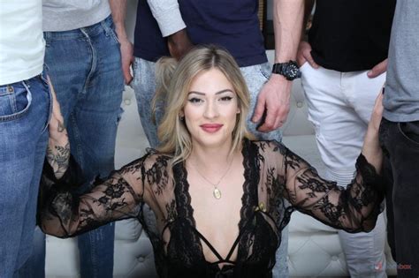 Ria Sunn Is Unbreakable PART On Double Anal ATM Pee Drink