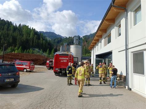 Brandmeldealarm Feuerwehr Strassen