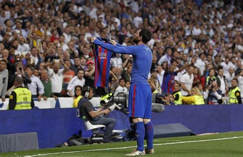 Leo Messi Shows His Shirt To The Santiago Bernabeu Marca English