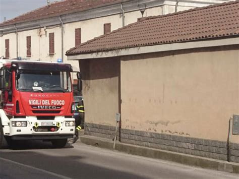 Principio Di Incendio Ad Un Camion Della Nettezza Urbana Che Trasporta