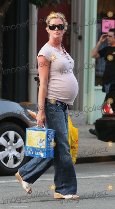 Photos and Pictures - NYC 08/14/07 EXCLUSIVE: Gretchen Mol (pregnant ...