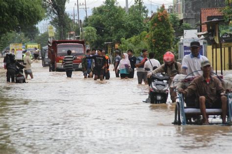 Banjir Jalur Penghubung Jatim Dan Jateng Putus