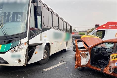 Acidente Entre Carro De Autoescola E Nibus Deixa Duas Pessoas Feridas