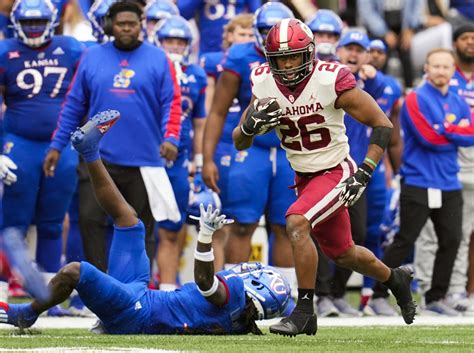 Oklahoma Slips Down Ap Poll After Close Call In Lawrence Sports