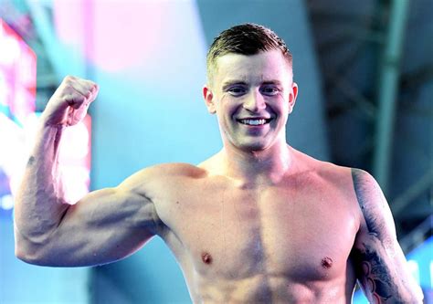 Adam Peaty Smashes His Own 100m Breaststroke Record At