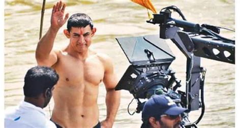 Aamir Khan Flaunts Abs During PK Shoot TheHealthSite