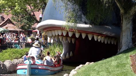 Storybook Land Canal Boats On Ride K Disneyland Youtube